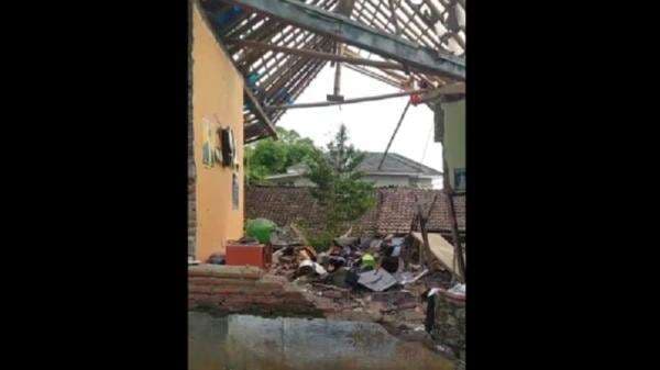 Ledakan Dahsyat di Jember, Rumah Hancur 1 Orang Luka Parah