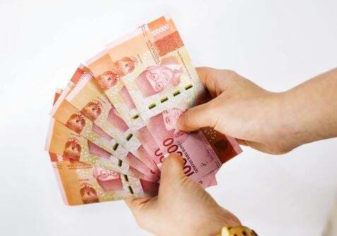 Rupiah Menguat Lawan Dolar AS ke Rp15.856 per USD