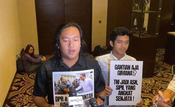 Soroti Pasal Bermasalah, Koalisi Masyarakat Sipil Geruduk Rapat RUU TNI di Hotel Mewah