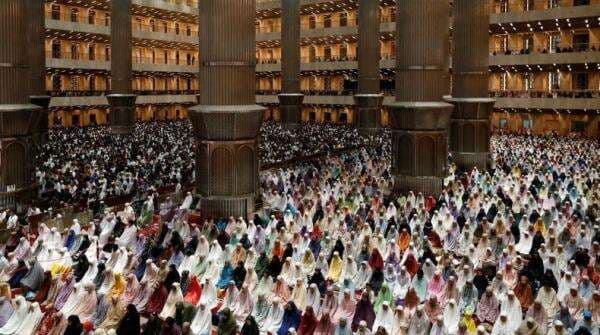 Kapan Sholat Tarawih Pertama Ramadhan 2025? Simak Jadwal dan Bacaan Niatnya