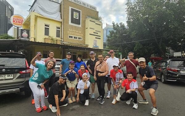 Momen Saleh Husin hingga Budi Karya Berburu Takjil di Benhil, Ternyata Penjualnya Mudik Lebaran