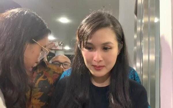 Sandra Dewi Kelelahan Usai Diperiksa dalam Kasus Dugaan Korupsi