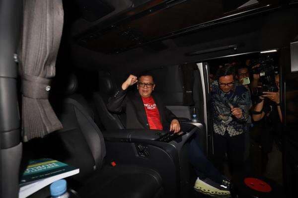 Cerita Hasto Tulis 5 Buku selama Mendekam di Sel Tahanan Cerita Hasto Tulis 5 Buku selama Mendekam di Sel Tahanan