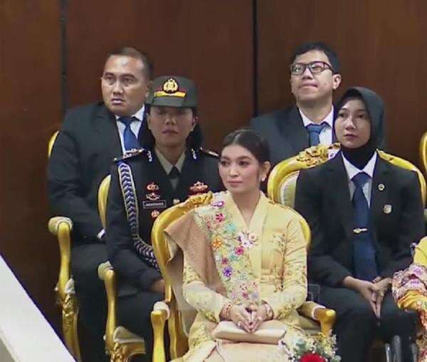 Gaya Anggun Selvi Ananda Dampingi Wapres Gibran di Sidang Tahunan MPR RI
