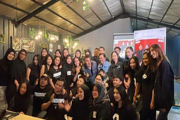 Seru! Pemain Gober Parijs Van Java Nobar Trailer Bersama Fans di Bandung