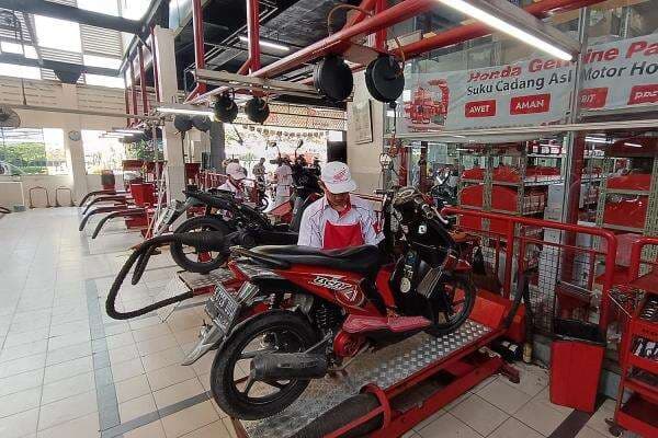Jelang Mudik Lebaran, Servis Motor Honda Dapat Diskon