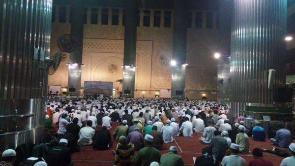 Bolehkah Perempuan Ikut Sholat Jumat? Begini Penjelasannya!