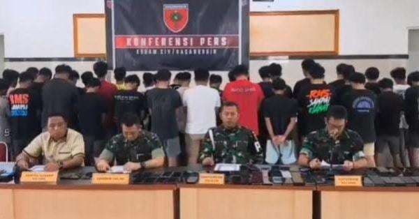 Catut Pejabat TNI, 40 Pelaku Penipuan Online di Sidrap Ditangkap
