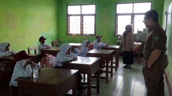 SDN Sukamanah Subang Hanya Terima 7 Siswa Baru di Tahun Ajaran 2025, Ini Penyebabnya SDN Sukamanah Subang Hanya Terima 7 Siswa Baru di Tahun Ajaran 2025, Ini Penyebabnya