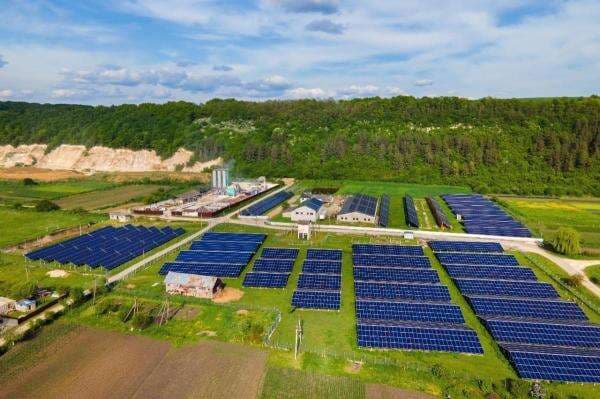 Prabowo Targetkan 100 Persen Pembangkit Listrik EBT Tercapai dalam 10 Tahun