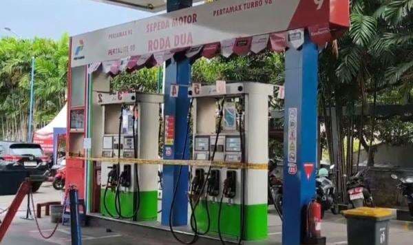 Dugaan BBM Oplosan, Dua Dispenser Pertalite di SPBU Kembangan Disegel Polisi
