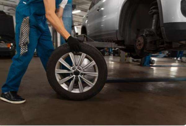 Jarang Spooring dan Balancing Roda Mobil, Risiko Kecelakaan Meningkat