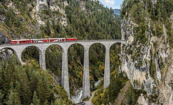 Petualangan Seru Wisata Kereta di Pegunungan Alpen Swiss, Cuma Rp600 Ribuan!