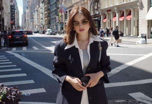 5 Pesona Syifa Hadju Jadi Model Pro di New York, Cantiknya Silau! 