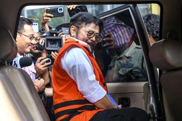 Korupsi SYL, KPK Geledah Kantor Hukum Febri Diansyah Visi Law Office dan Sita Dokumen Penting