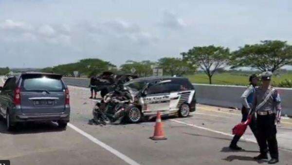 Tabrakan Beruntun 3 Kendaraan di Tol Ngawi, 7 Pemudik asal Tangerang Luka-Luka