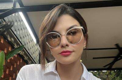 Tolong, Tamara Bleszynski Keluhkan Ulah Kuli Bangunan yang Karaoke Hingga Larut Malam