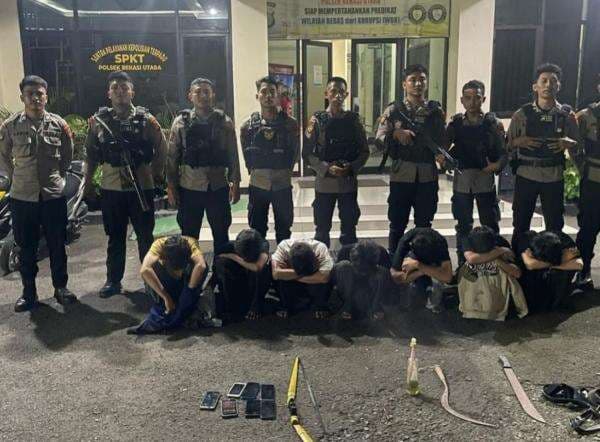 7 Bang Jago Petantang-petenteng Bawa Celurit hingga Bom Molotov, Ditangkap Polisi Langsung Ciut