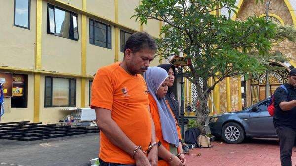 Polres Bogor Kota Tangkap Dua Pelaku Pemalsuan Tanggal Kadaluarsa Susu Kemasan