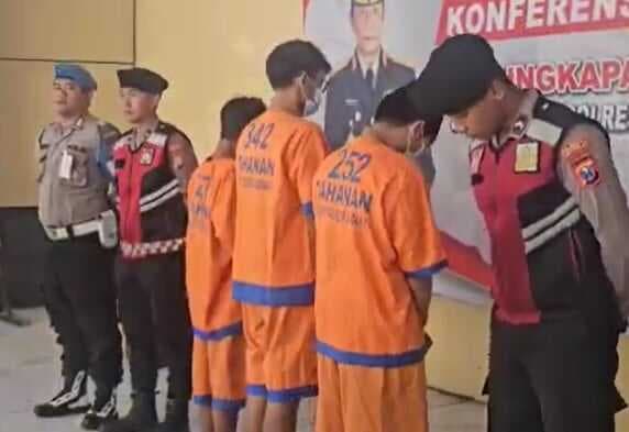 Polisi Tangkap 3 Pria Pembuat Grup LGBT dan Penyebar Konten Porno di Facebook