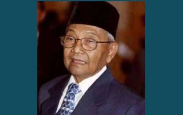 Profil Prof Teuku Jacob, Rektor UGM saat Jokowi Kuliah