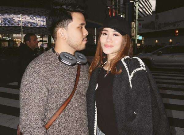 Potret Aaliyah dan Thariq Malam Tahun Baru di Jepang, Berdoa 2025 Dijauhkan dari Adu Domba