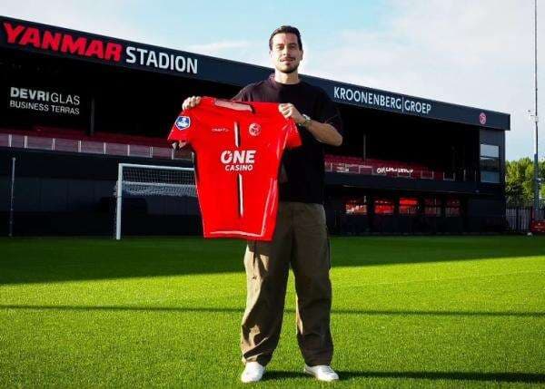 Mendarat di Prancis, Thom Haye Batal Gabung Persija Jakarta?