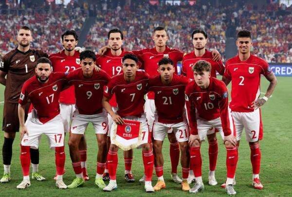 Cocoklogi Fans Timnas Indonesia: Jersey Merah Disamakan dengan Manchester United, Putih Mirip Real Madrid