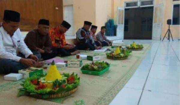 5 Doa Malam Tirakatan 17 Agustus 2025, Lengkap Arab, Latin, dan Artinya