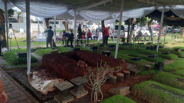 Jelang Pemakaman Titiek Puspa, Tenda dan Kursi Pelayat Telah Disiapkan