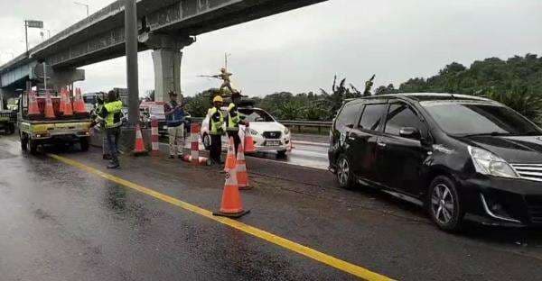 Urai Kepadatan Kendaraan, Contraflow Diberlakukan di Km 55-65 Tol Jakarta-Cikampek