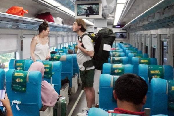85 Ribu Turis Asing Naik Kereta Api di Juli 2025, Tertinggi dalam Dua Tahun 85 Ribu Turis Asing Naik Kereta Api di Juli 2025, Tertinggi dalam Dua Tahun