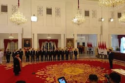 Ucap Sumpah di Depan Jokowi, Hakim Agung Suharto Jadi Wakil Ketua MA Bidang Non Yudisial
