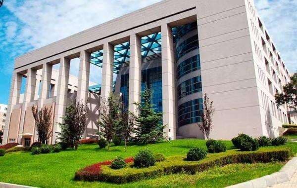 Viral, Kampus di China Pecat Mahasiswi gegara Pacaran dengan Pria Asing Viral, Kampus di China Pecat Mahasiswi gegara Pacaran dengan Pria Asing