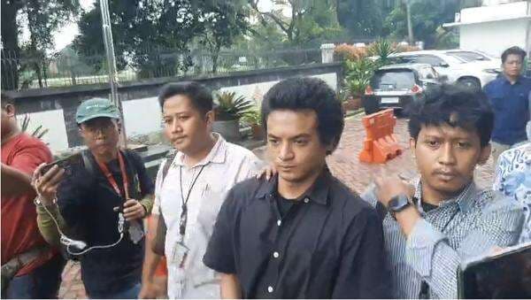 Vadel Badjideh Resmi Diserahkan ke Kejari Jaksel, Siap Sidang Lawan Nikita Mirzani