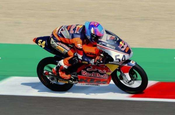 Komentar Berkelas Veda Ega Pratama Usai Jadi Pembalap Indonesia Pertama yang Menang di Red Bull Rookies Cup 2025