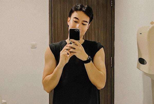 Sempat Kurus karena Kemoterapi, Vidi Aldiano Happy Badannya Mulai Berotot Sempat Kurus karena Kemoterapi, Vidi Aldiano Happy Badannya Mulai Berotot