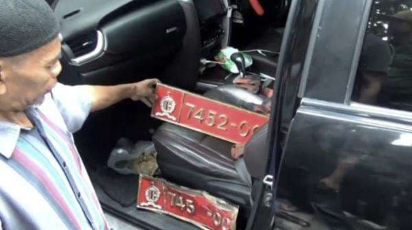 Duh! Fortuner Penyebab Kecelakaan Beruntun di Utan Kayu Pakai Pelat Palsu TNI Hindari ETLE