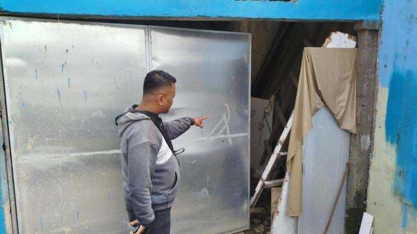 Geger! Maling Telanjang Bulat Terekam CCTV Satroni Rumah Warga dengan Santuy, Punya Ilmu Hitam?