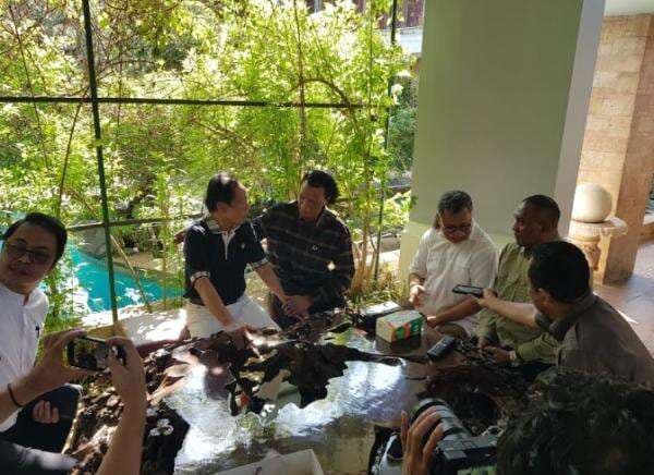 Hercules Akhirnya Datangi Rumah Sutiyoso Minta Maaf hingga Cium Tangan, Nih Penampakannya!