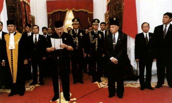 Peristiwa 21 Mei: Soeharto Mundur dari Tampuk Kekuasaan