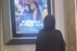 Viral Wanita yang Tertawakan Ibu-Ibu Lihat Poster Film di Bioskop, Ending-nya Dipecat