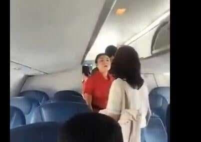 Viral Video Diduga Oknum Anggota DPRD Sumut Cekik Pramugari di Pesawat