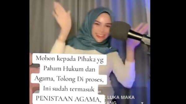 Viral Selebgram Cantik Live Lantunkan Alquran Sambil Joget, Ulama Aceh Minta Diproses Hukum