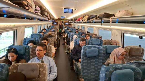 Whoosh Jadi Pilihan Mudik Jelang Lebaran, 170 Ribu Tiket Ludes Terjual