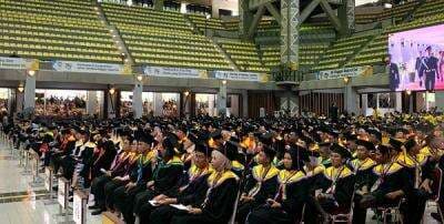 UI Gelar Wisuda 1.954 Wisudawan Sarjana dan Vokasi, 528 Raih Predikat Cum Laude