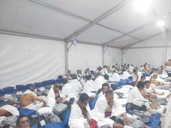 Jamaah Haji Indonesia Mulai Berdatangan di Arafah, Senyum Lebar Langsung Terpancar