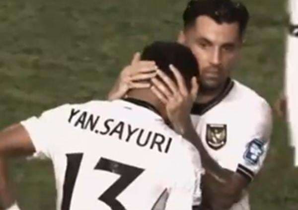 Momen Yance Sayuri Tak Kuasa Bendung Air Mata Usai Timnas Indonesia Dibantai Jepang 0-6 Momen Yance Sayuri Tak Kuasa Bendung Air Mata Usai Timnas Indonesia Dibantai Jepang 0-6