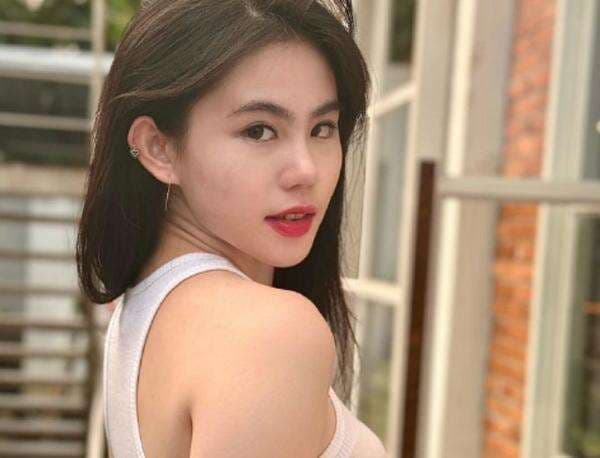 3 Gaya Pesona Seksi Zoe Levana, Pamer Ketiak Mulus 