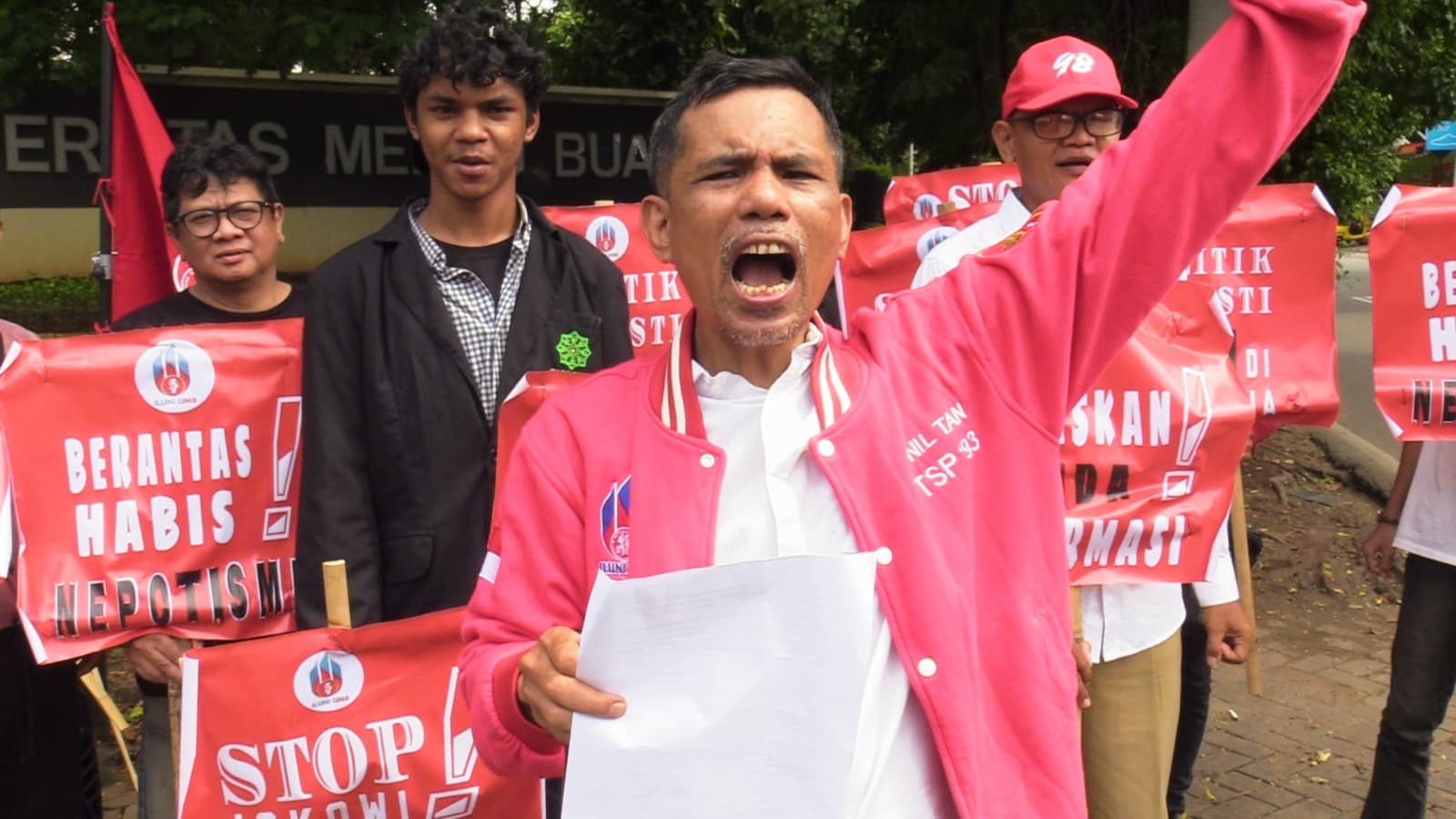 Kritik Presiden Jokowi, Alumni UMB  Gelar Aksi Keprihatinan dan Keluarkan Petisi Meruya